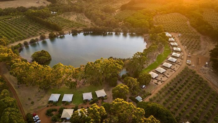 Olio Bello Lakeside Glamping - at sunset